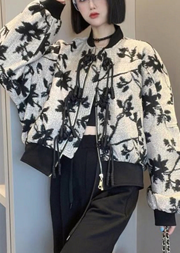 Well Tailored Coat with a Graceful Silhouette