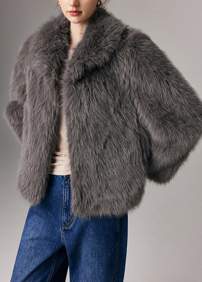 Elegantly Styled Coat for Everyday Wear