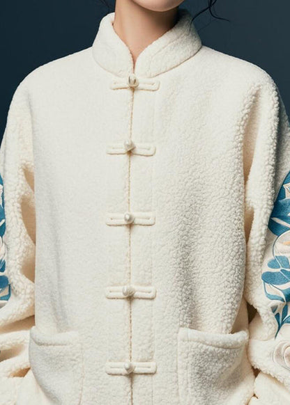 Elegantly Styled Coat for Everyday Wear