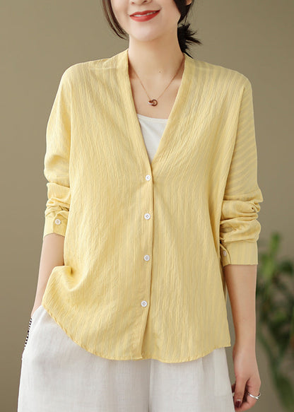 Classic Vintage Shirt with a Flattering Fit