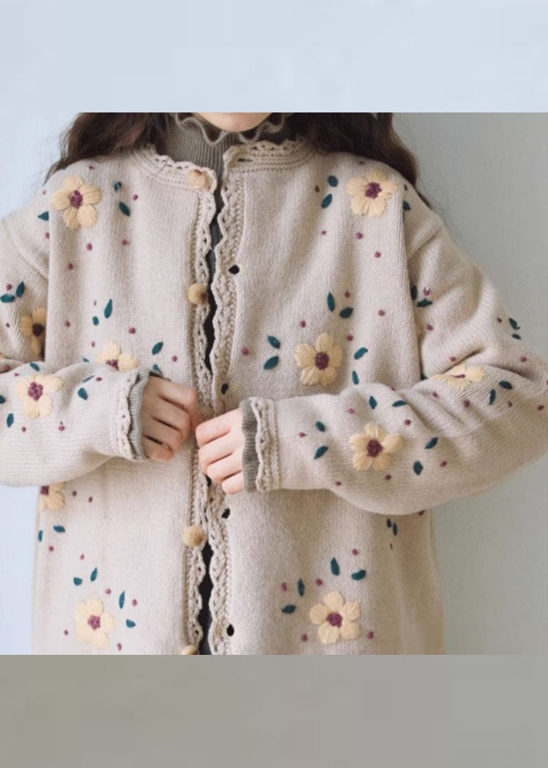Elegantly Styled Coat for Everyday Wear