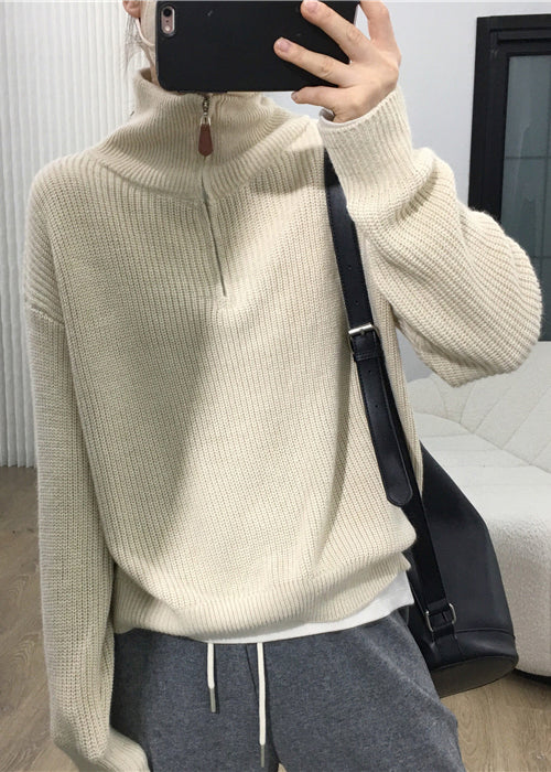 Effortlessly Elegant Sweater with a Timeless Design