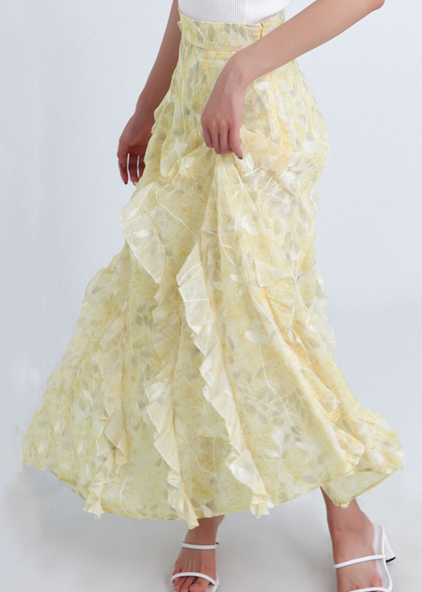 Well Tailored Garment with a Graceful Silhouette
