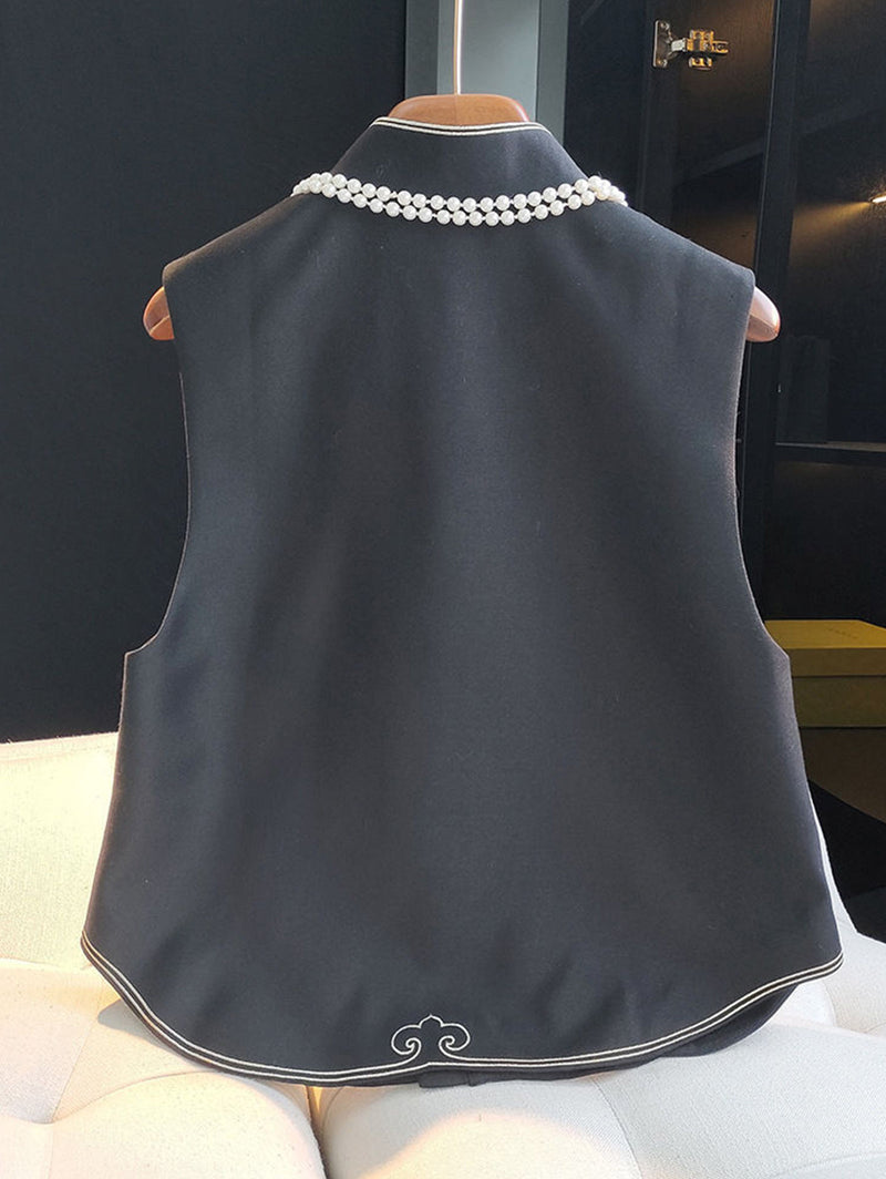 Gracefully Styled Coat for Any Occasion