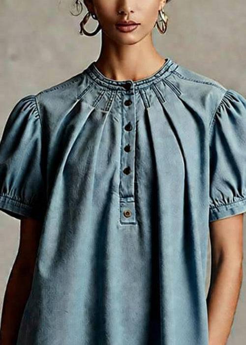 Effortlessly Elegant Top with a Timeless Design