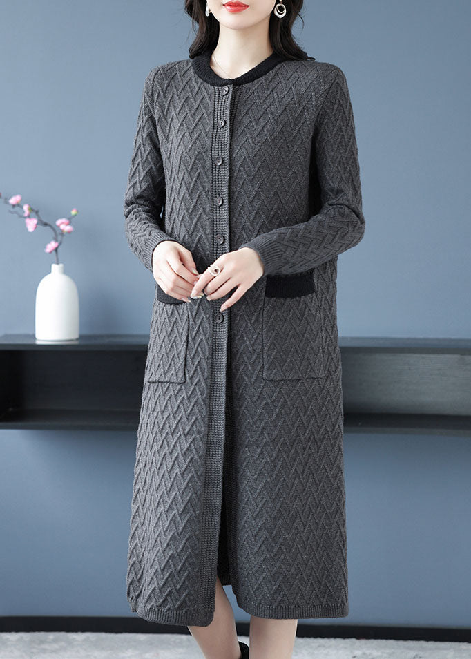Well Tailored Coat with a Graceful Silhouette