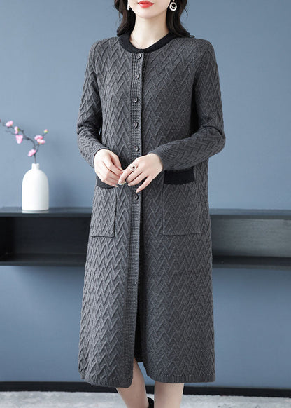 Well Tailored Coat with a Graceful Silhouette