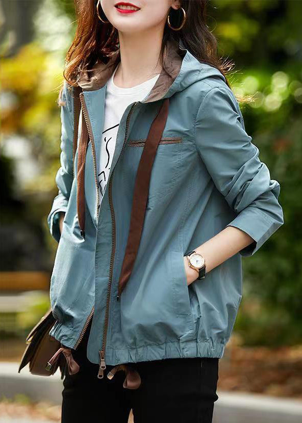 Well Tailored Coat with a Graceful Silhouette
