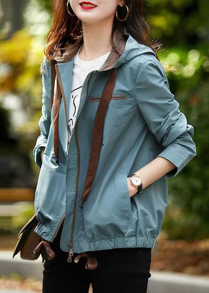 Well Tailored Coat with a Graceful Silhouette
