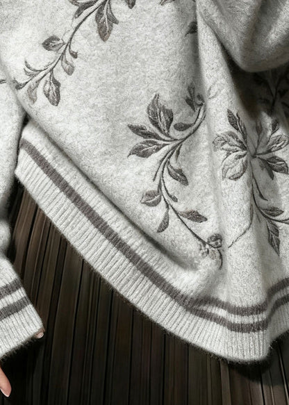 Effortlessly Elegant Sweater with a Timeless Design