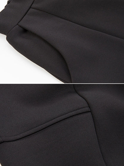 Effortlessly Elegant Pants with a Timeless Design