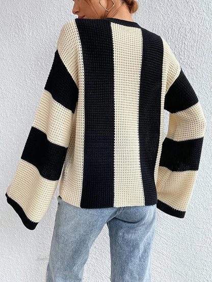 Effortlessly Elegant Sweater with a Timeless Design