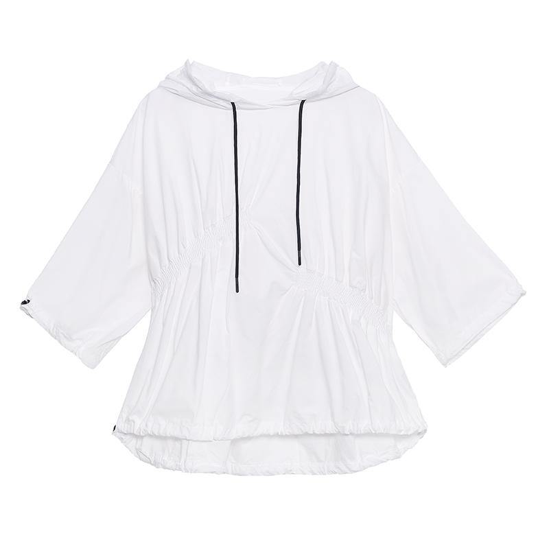 Effortlessly Elegant Top with a Timeless Design