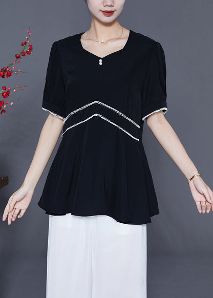 Classic Vintage Blouse with a Flattering Fit