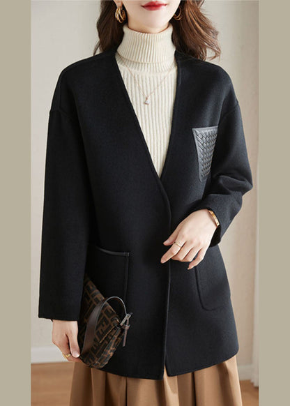 Effortlessly Elegant Coat with a Timeless Design