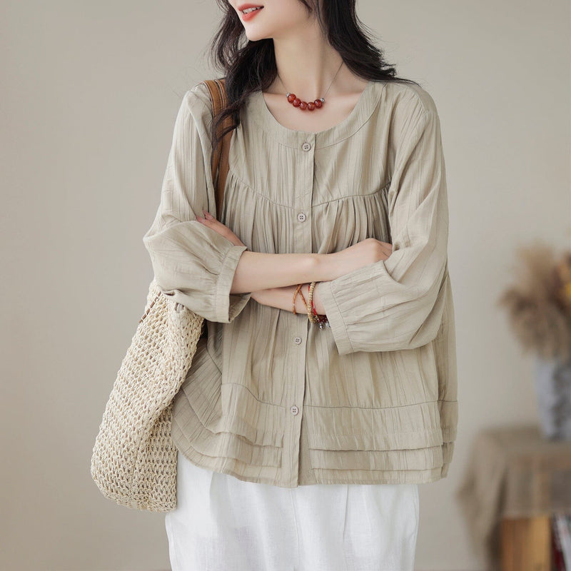 Classic Vintage Blouse with a Flattering Fit