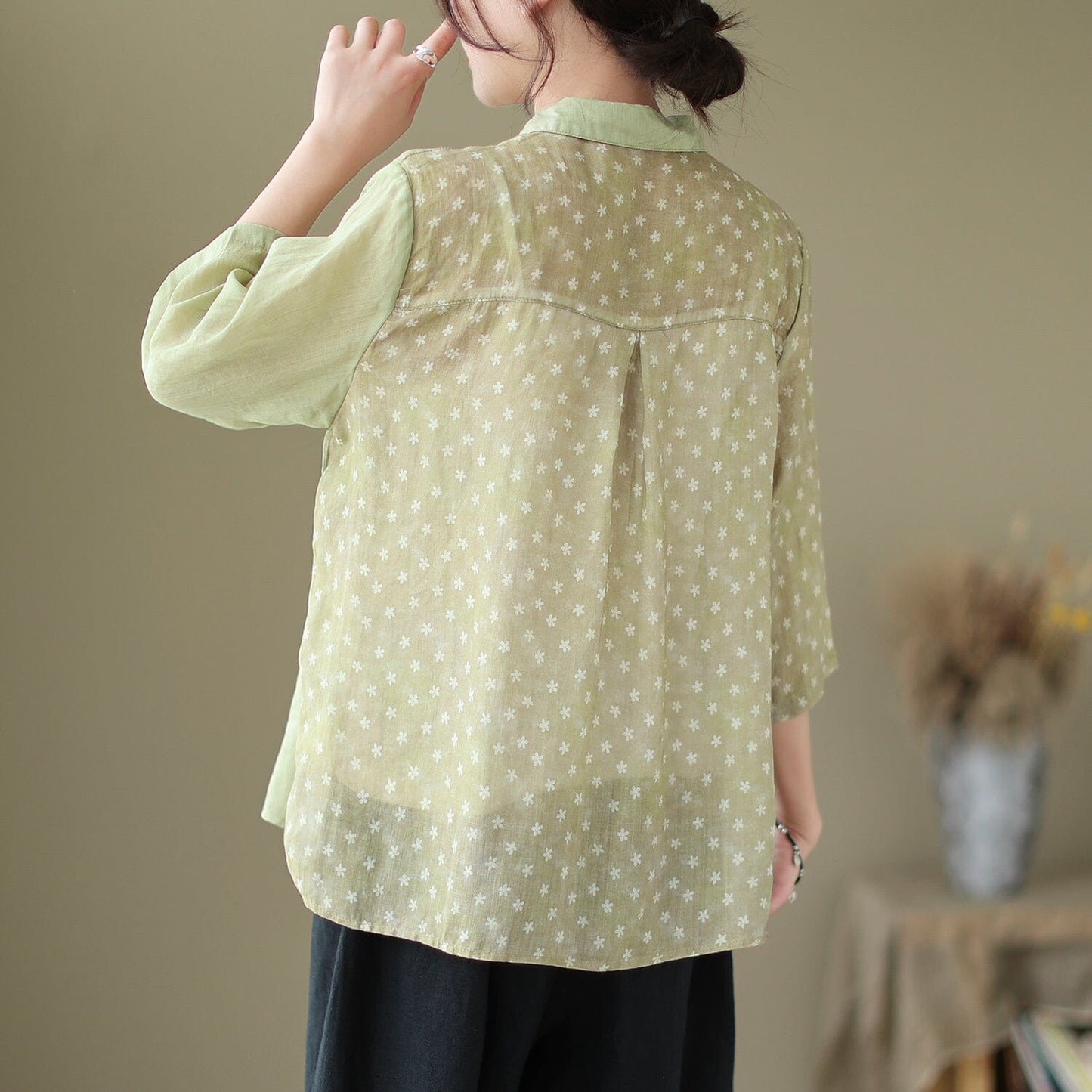 Beautifully Finished Blouse in a Timeless Design