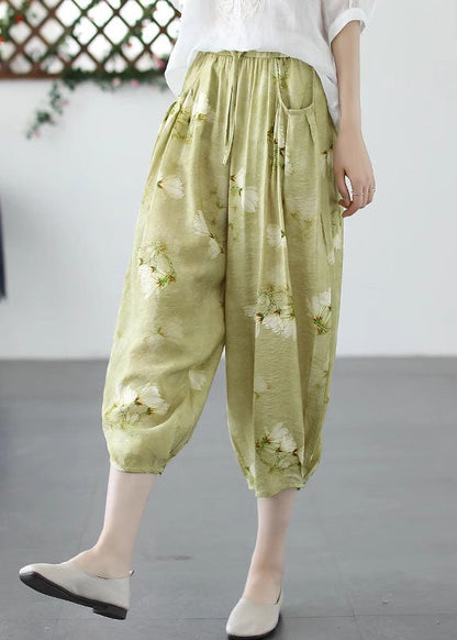 Effortlessly Elegant Pants with a Timeless Design