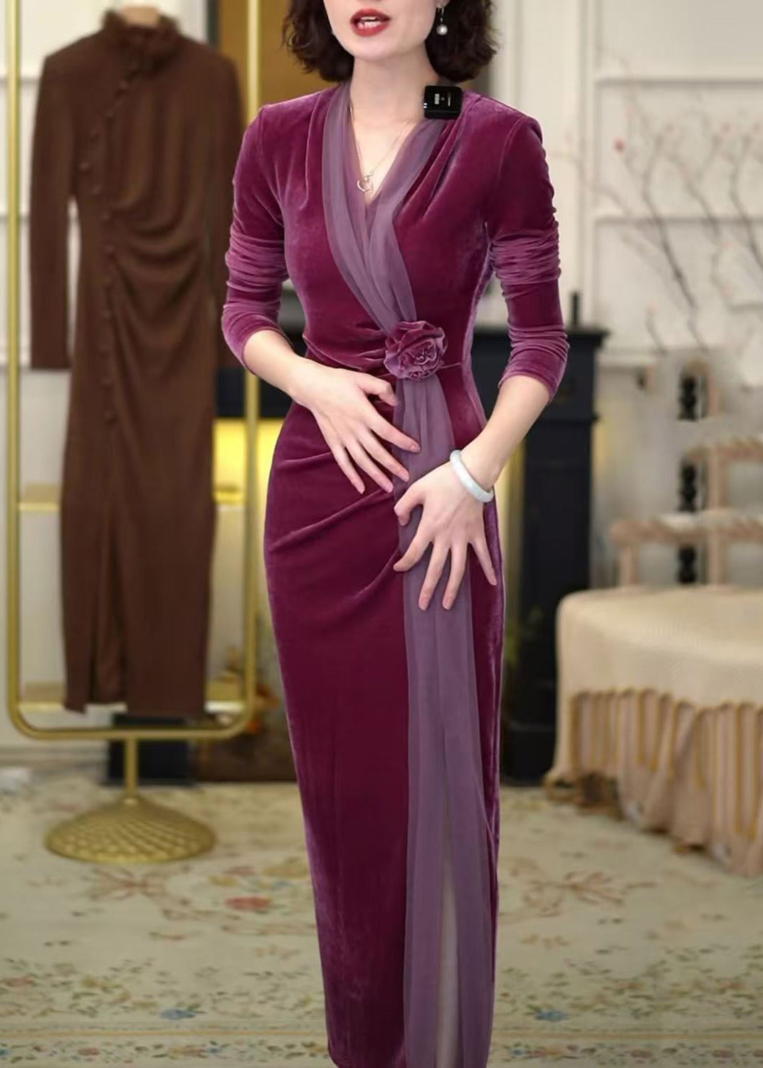 Well Tailored Dress with a Graceful Silhouette