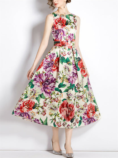 Classic Vintage Dress with a Flattering Fit