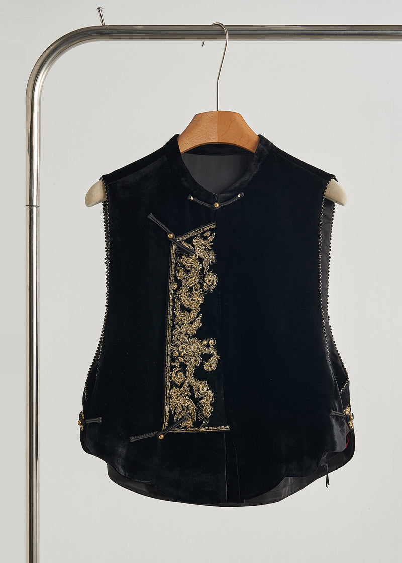 Beautifully Finished Garment in a Timeless Design