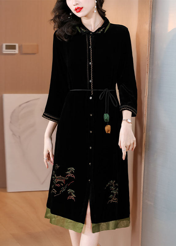A Vintage Style Dress with Delicate Timeless Details