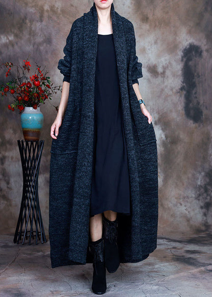 Well Tailored Cardigan with a Graceful Silhouette