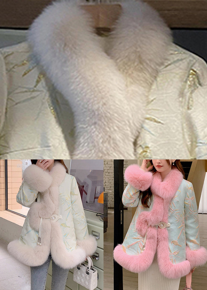 Effortlessly Elegant Coat with a Timeless Design