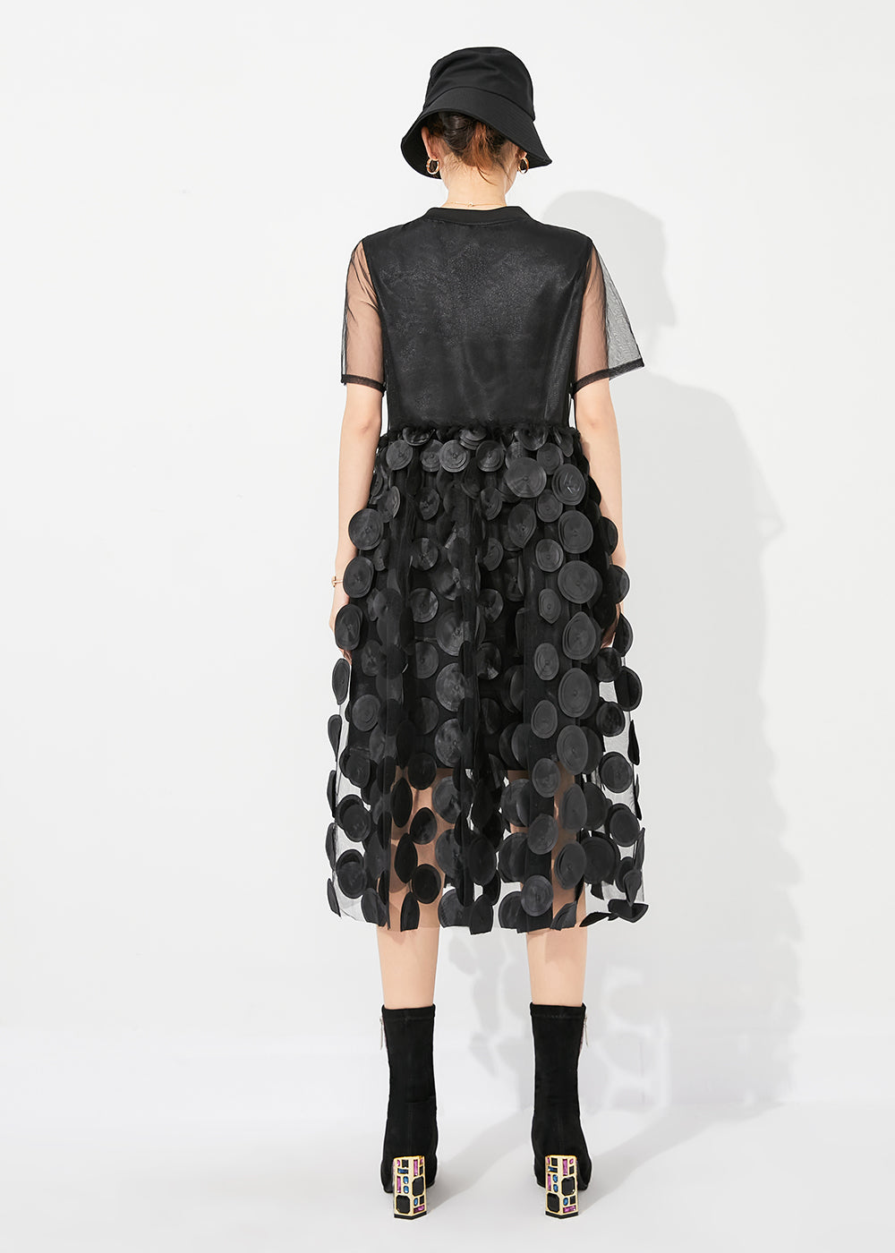 Well Tailored Dress with a Graceful Silhouette