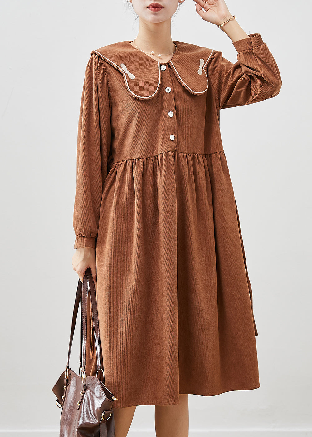 Well Tailored Dress with a Graceful Silhouette