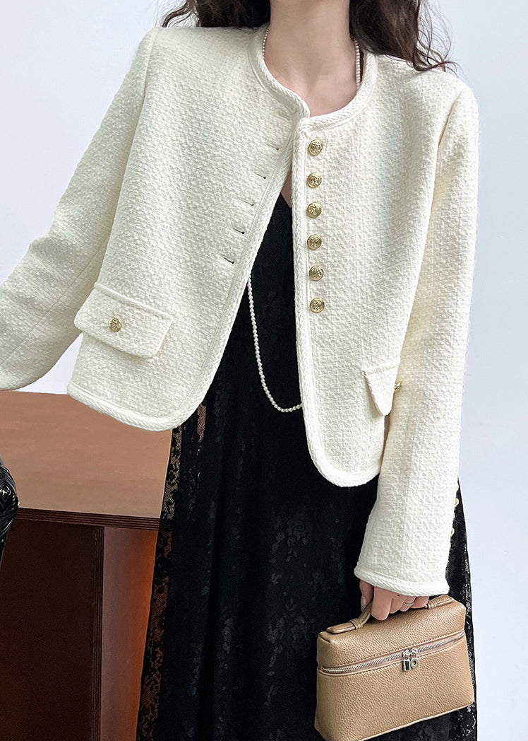 Well Tailored Coat with a Graceful Silhouette