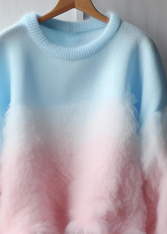 Well Tailored Sweater with a Graceful Silhouette