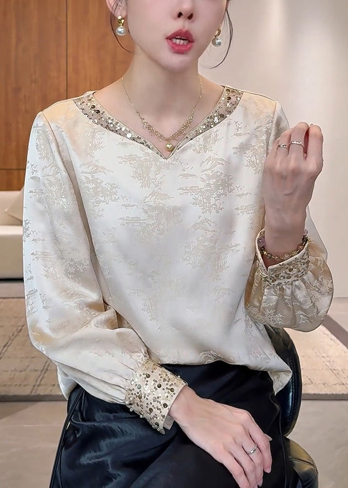 Well Tailored Top with a Graceful Silhouette