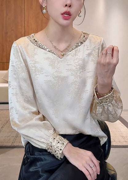 Well Tailored Top with a Graceful Silhouette