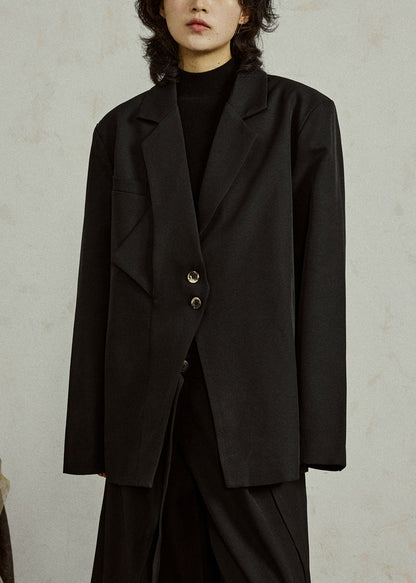 Beautifully Finished Coat in a Timeless Design