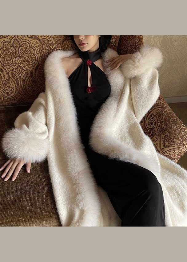 Well Tailored Cardigan with a Graceful Silhouette