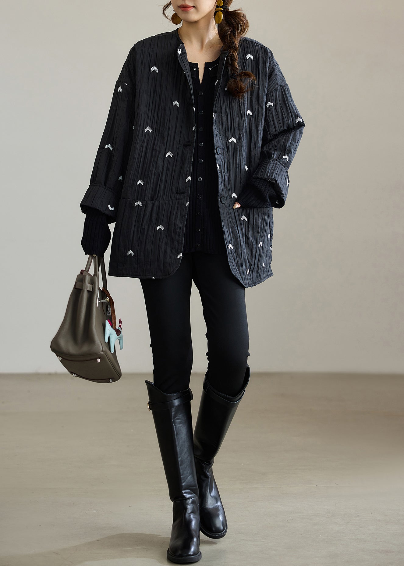 Well Tailored Coat with a Graceful Silhouette