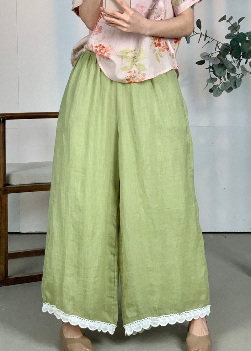 Effortlessly Elegant Pants with a Timeless Design
