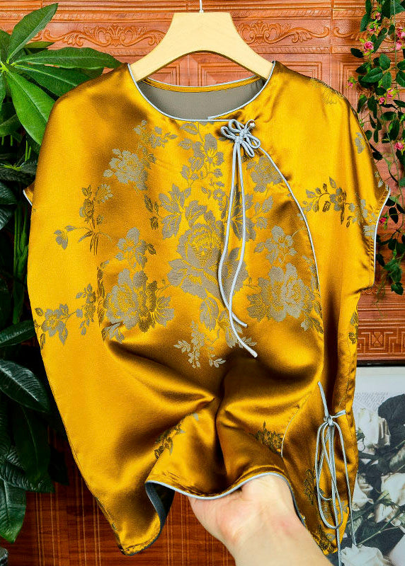 A Vintage Style Top with Delicate Timeless Details