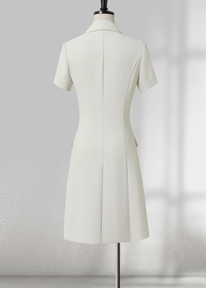 Effortlessly Elegant Dress with a Timeless Design
