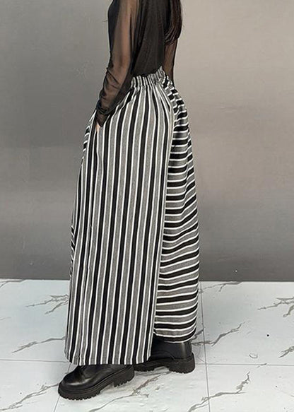 Effortlessly Elegant Pants with a Timeless Design