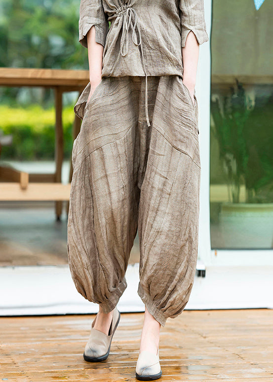 Effortlessly Elegant Pants with a Timeless Design
