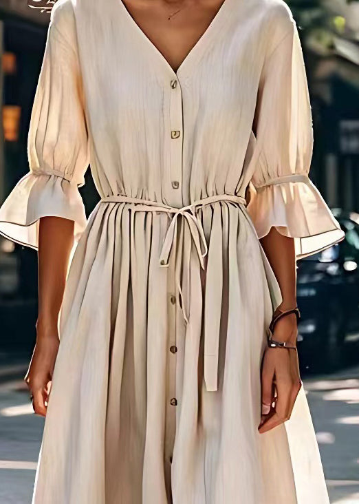 Effortlessly Elegant Dress with a Timeless Design