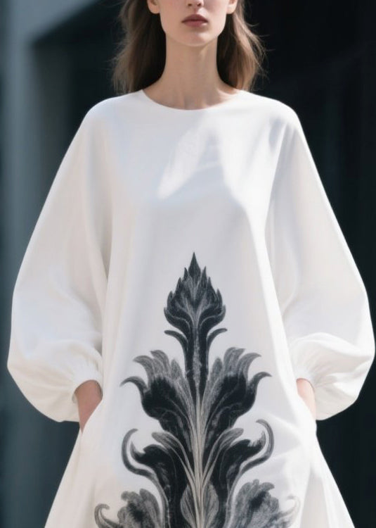 Well Tailored Dress with a Graceful Silhouette