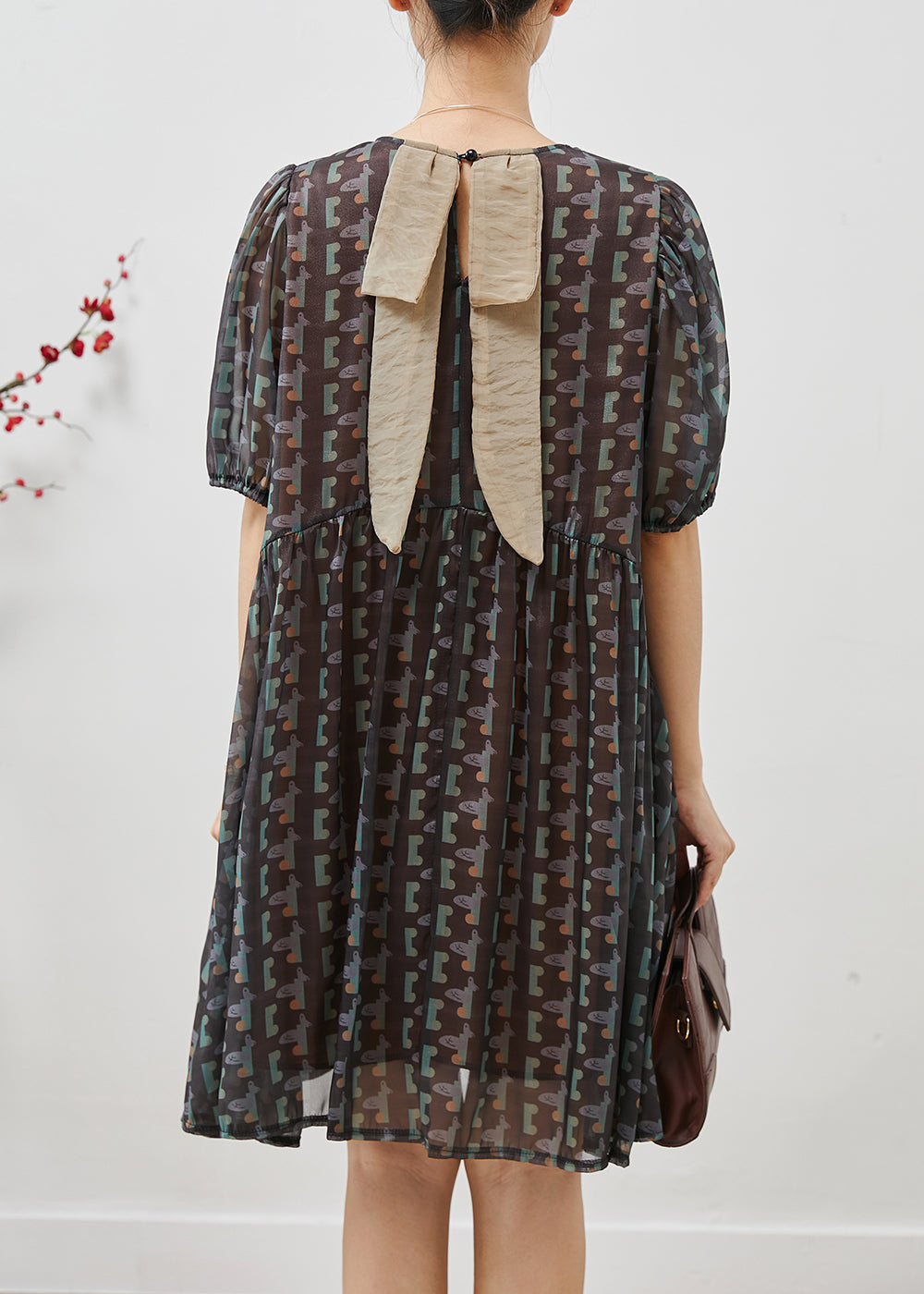 Classic Vintage Dress with a Flattering Fit