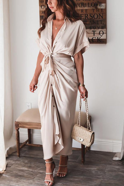 Beautifully Finished Dress in a Timeless Design