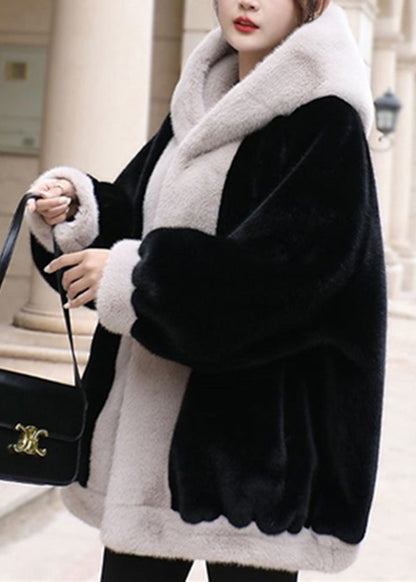 Effortlessly Elegant Coat with a Timeless Design