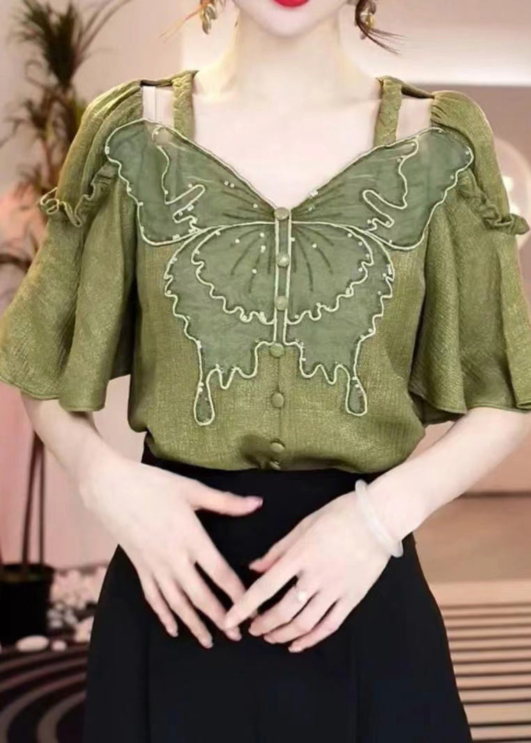 Classic Vintage Shirt with a Flattering Fit