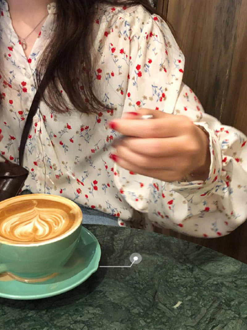 Classic Vintage Blouse with a Flattering Fit