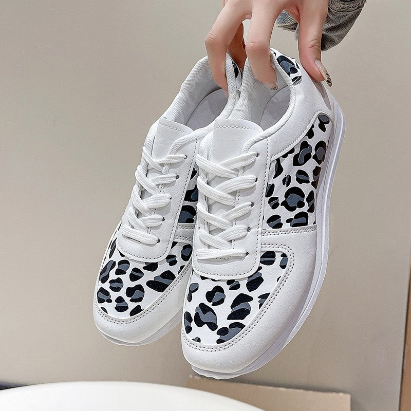 Classic Orthopedic Sneakers with Timeless Style